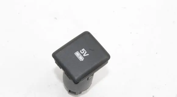 Jaguar I-Pace USB socket connector JPLA19010CA