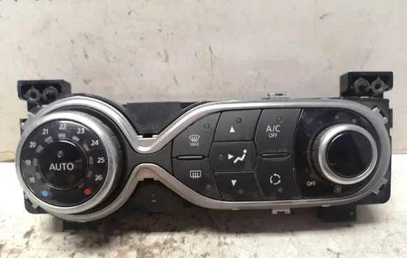 Dacia Sandero Climate control unit 275102284R E10931S7B 200316160