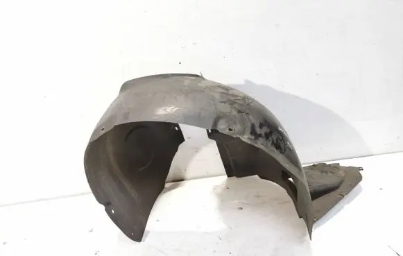 Front wheel arch liner splash guards