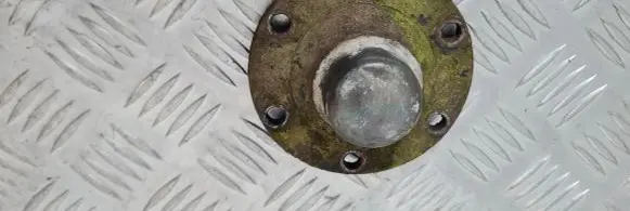 Suzuki SJ 410 Hub lock 