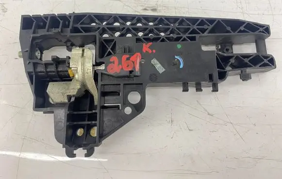 Audi Q5 SQ5 Front door coupe exterior handle/bracket 8T01837885