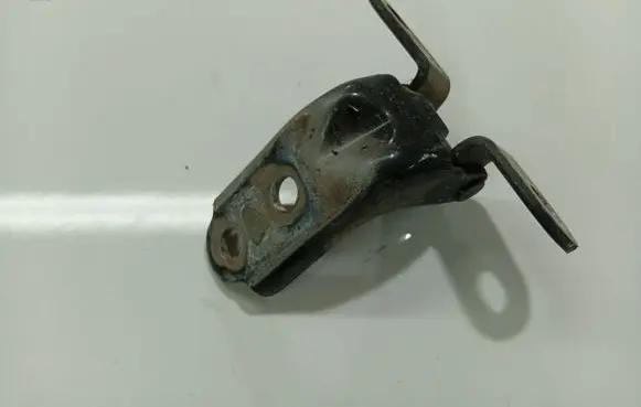 Hyundai i30 Rear door lower hinge