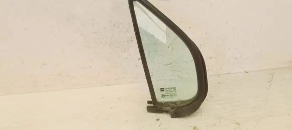 Opel Agila A Front door vent window glass four-door 43R001163 DOT247M80AS2