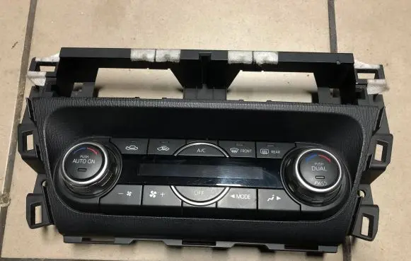Mazda 3 II Climate control unit VPDALH18C612 VPDALH18C612FC
