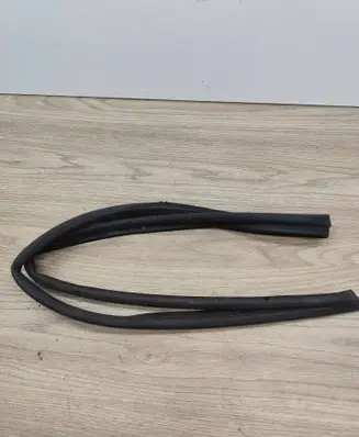 Volvo C70 Loading door rubber seal (on body)