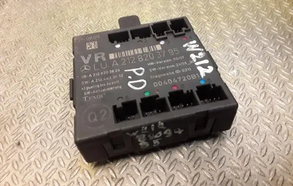 Mercedes-Benz E W212 Door control unit/module 2128203785 A2128203785