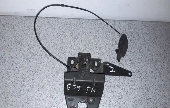 BMW 5 E39 Tailgate/trunk/boot lock/catch/latch 8168892
