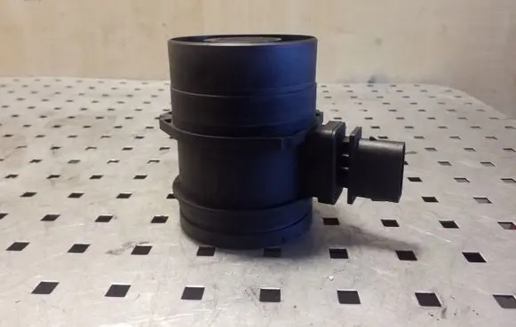 BMW X1 E84 Mass air flow meter 8509724 0281006146