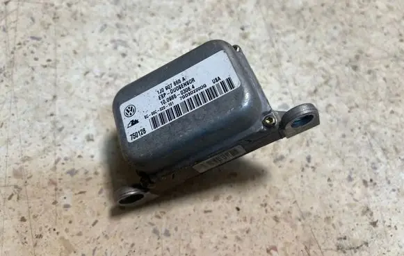 Skoda Octavia Mk2 (1Z) ESP acceleration yaw rate sensor 1J0907655A