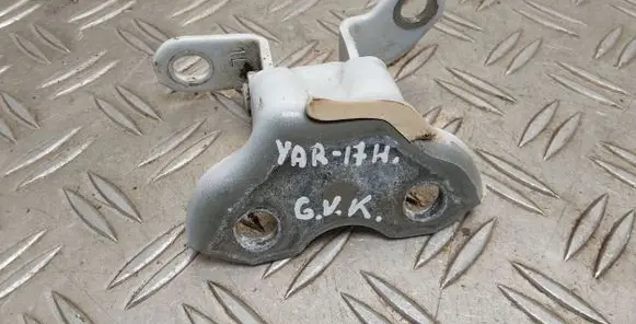 Toyota Yaris Rear door upper hinge