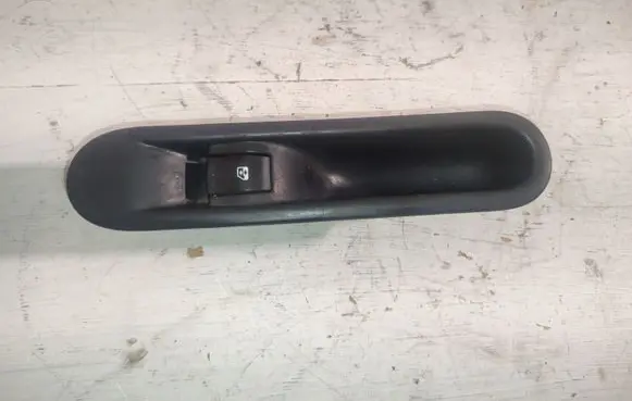 Renault Espace - Grand espace IV Electric window control switch 31144m