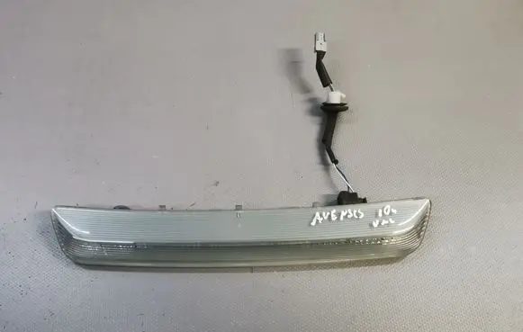 Toyota Avensis T270 Third/center stoplight 8157005110