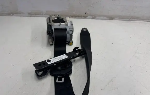 Audi Q7 4M Front seatbelt 4M0857705