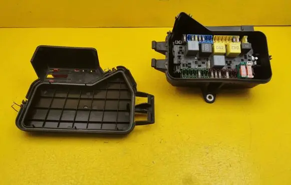 Mercedes-Benz V Class W447 Fuse box set A4475450069 A4475450003