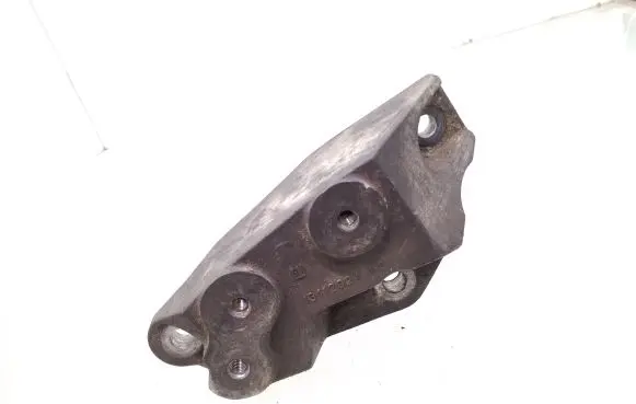 Opel Signum Engine mounting bracket 13112024