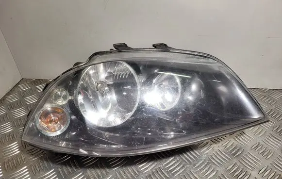 Seat Ibiza III (6L) Headlight/headlamp 6L1941006M 89317166 8931716600