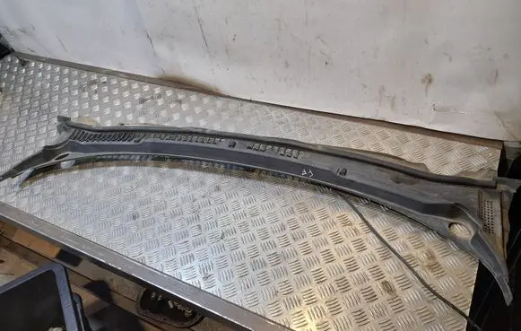Ford Fusion II Wiper trim DS73F02216AE
