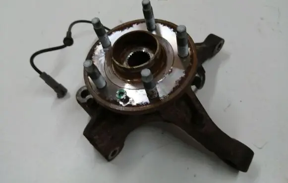 Opel Mokka Front wheel hub spindle knuckle