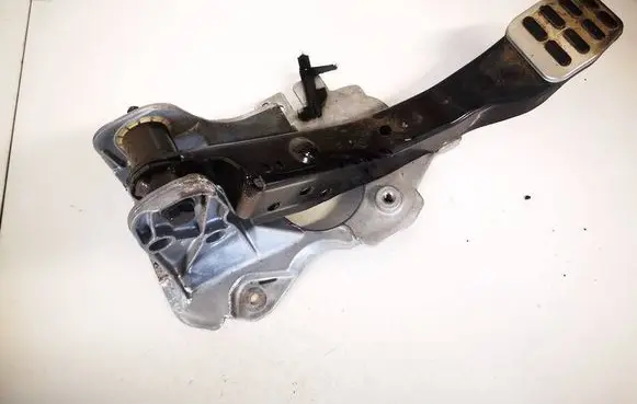 Mitsubishi Lancer X Brake pedal 1k2721057ap 1k2721117