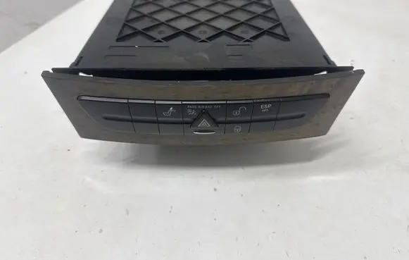 Mercedes-Benz E W211 CD/DVD changer A2116800552