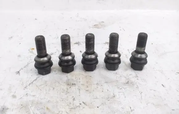 Audi Q7 4L Nuts/bolts 