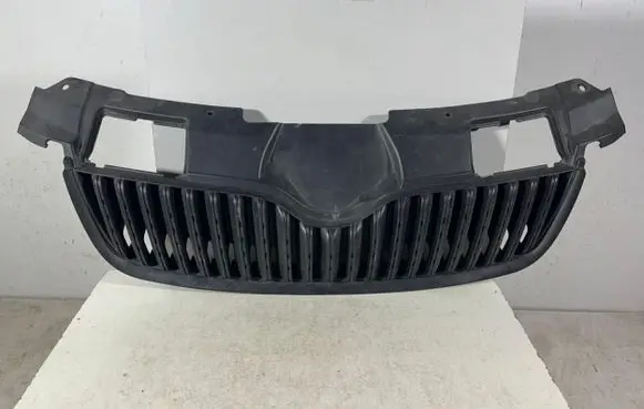 Skoda Praktik (5J8) Front bumper upper radiator grill 5J0853668