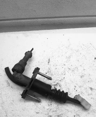 Opel Vectra C Clutch slave cylinder 24412669