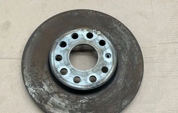 Volkswagen Golf VII Front brake disc