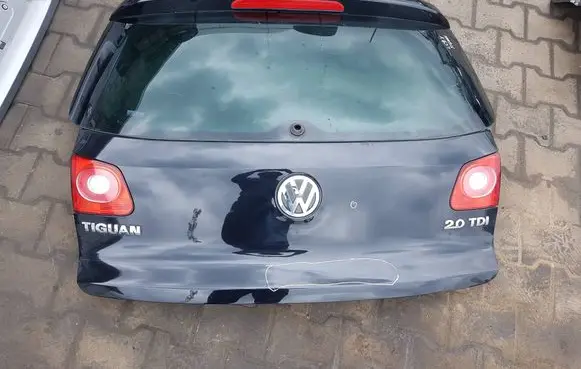 Volkswagen Tiguan Truck tailgate 