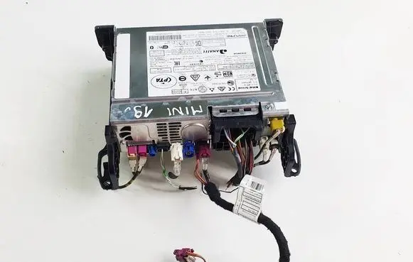 Radio/CD/DVD/GPS head unit