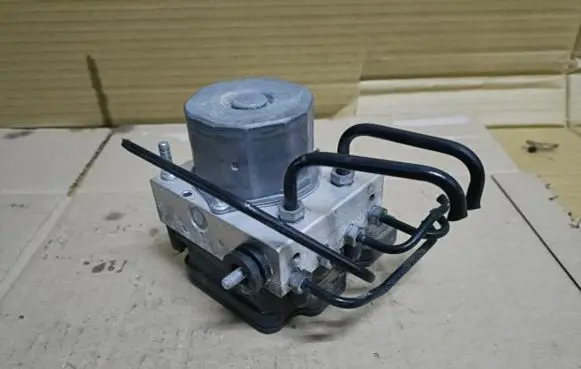 Mercedes-Benz A W176 ABS Pump A1764310800