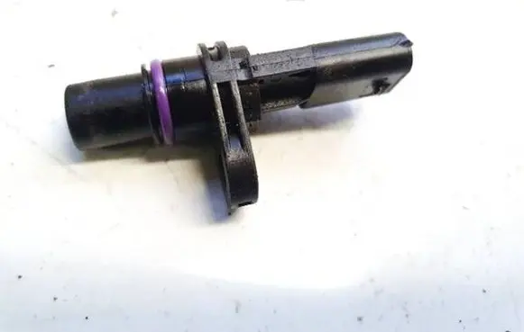 Volkswagen Golf VII Camshaft position sensor 04l907601