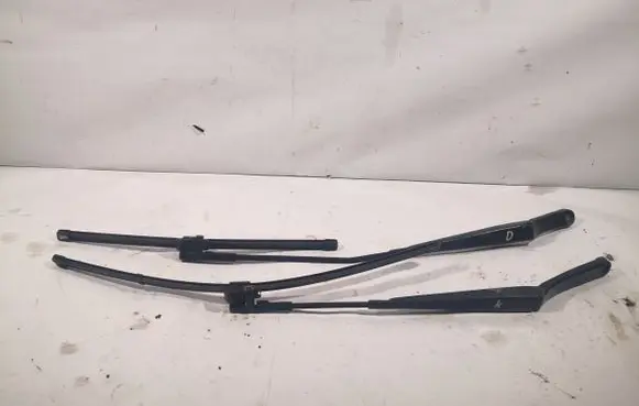 Skoda Octavia Mk2 (1Z) Front wiper blade arm