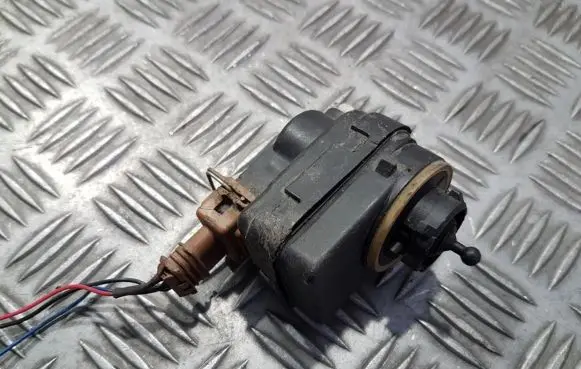 Peugeot 406 Headlight level adjustment motor 