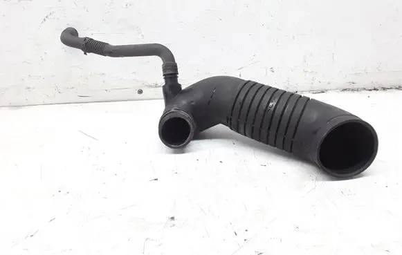 Audi A4 S4 B6 8E 8H Air intake duct part 8E0129615