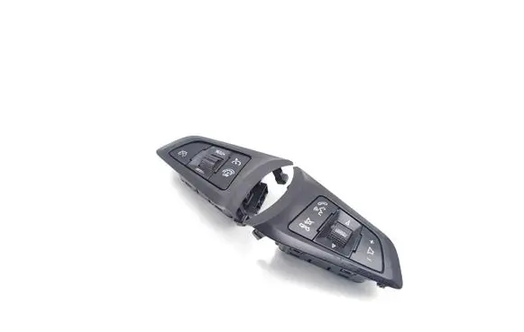 Steering wheel buttons/switches