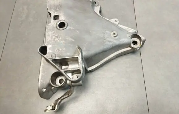 Skoda Octavia Mk4 Engine mounting bracket 05E199275G
