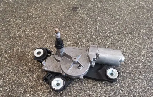 Mazda 3 I Rear window wiper motor 0390201588