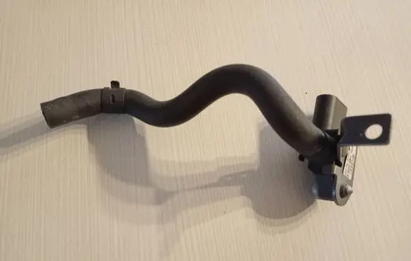 Volkswagen Golf VII Vacuum line/pipe/hose 04L145049E 0281006222