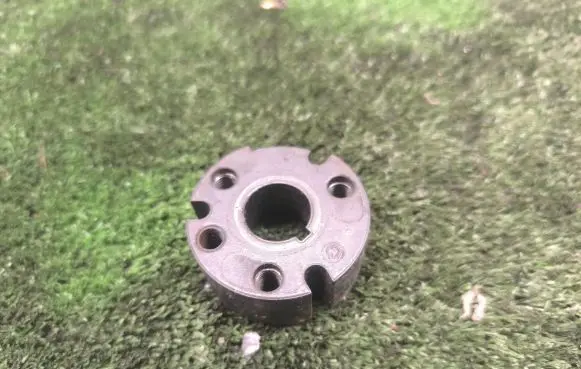 Volkswagen Golf VI Fuel pump gear (pulley) 03L130238A