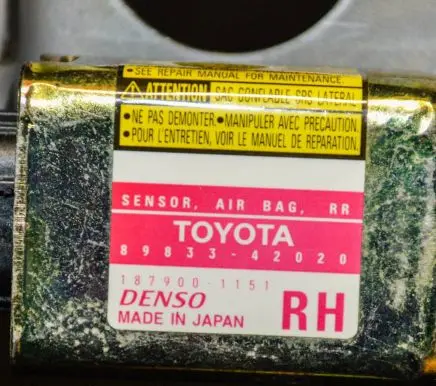 Toyota RAV 4 (XA20) Airbag deployment crash/impact sensor