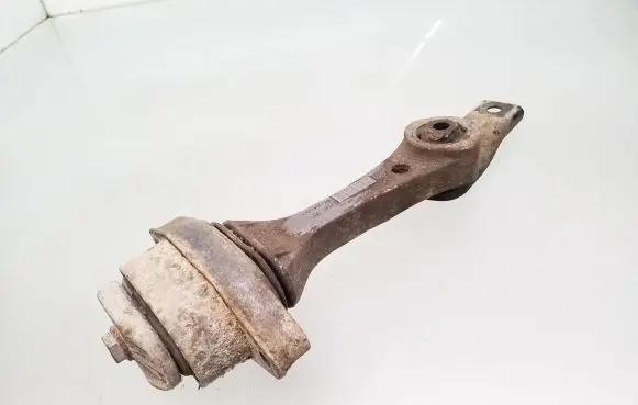 Engine mount bracket