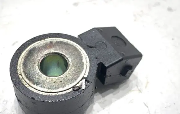 BMW 5 G30 G31 G38 Detonation knock sensor 7598861