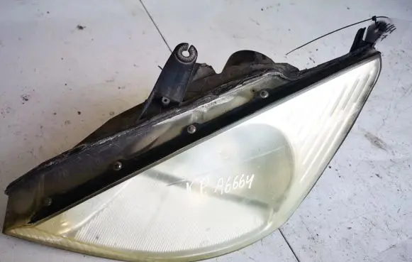 Ford Focus Headlight/headlamp xs4113006 xs41-13006