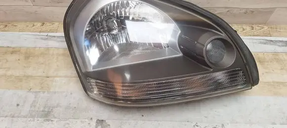 Hyundai Tucson JM Headlight/headlamp 921022EXXX