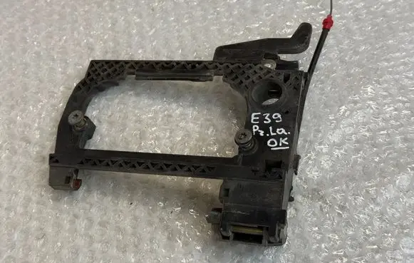 BMW 5 E39 Front door exterior handle/bracket 