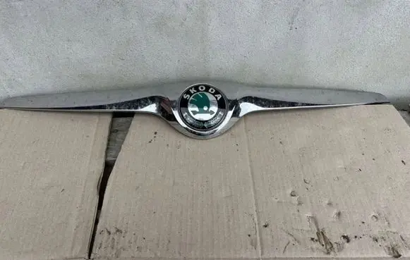 Skoda Roomster (5J) Front bumper upper radiator grill ChromSkodaRoomster