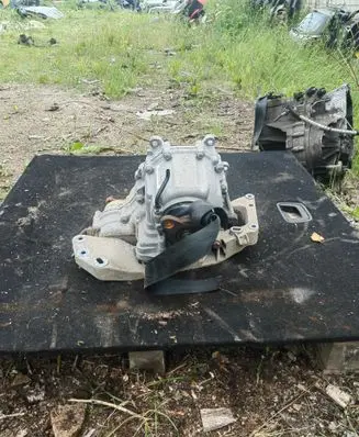 BMW X1 E84 Gearbox transfer box case 7643755 7643762
