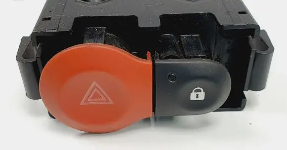 Renault Twingo III Hazard light switch