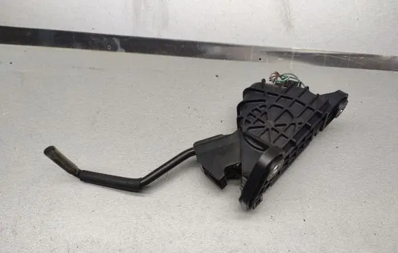 Lexus GS 300 350 430 450H Accelerator throttle pedal 7812030A50 1988003540